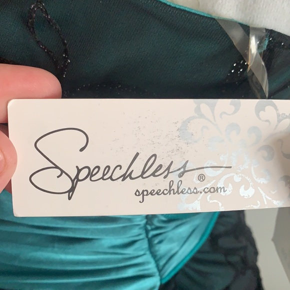 Speechless Dress - Picture 4 of 7